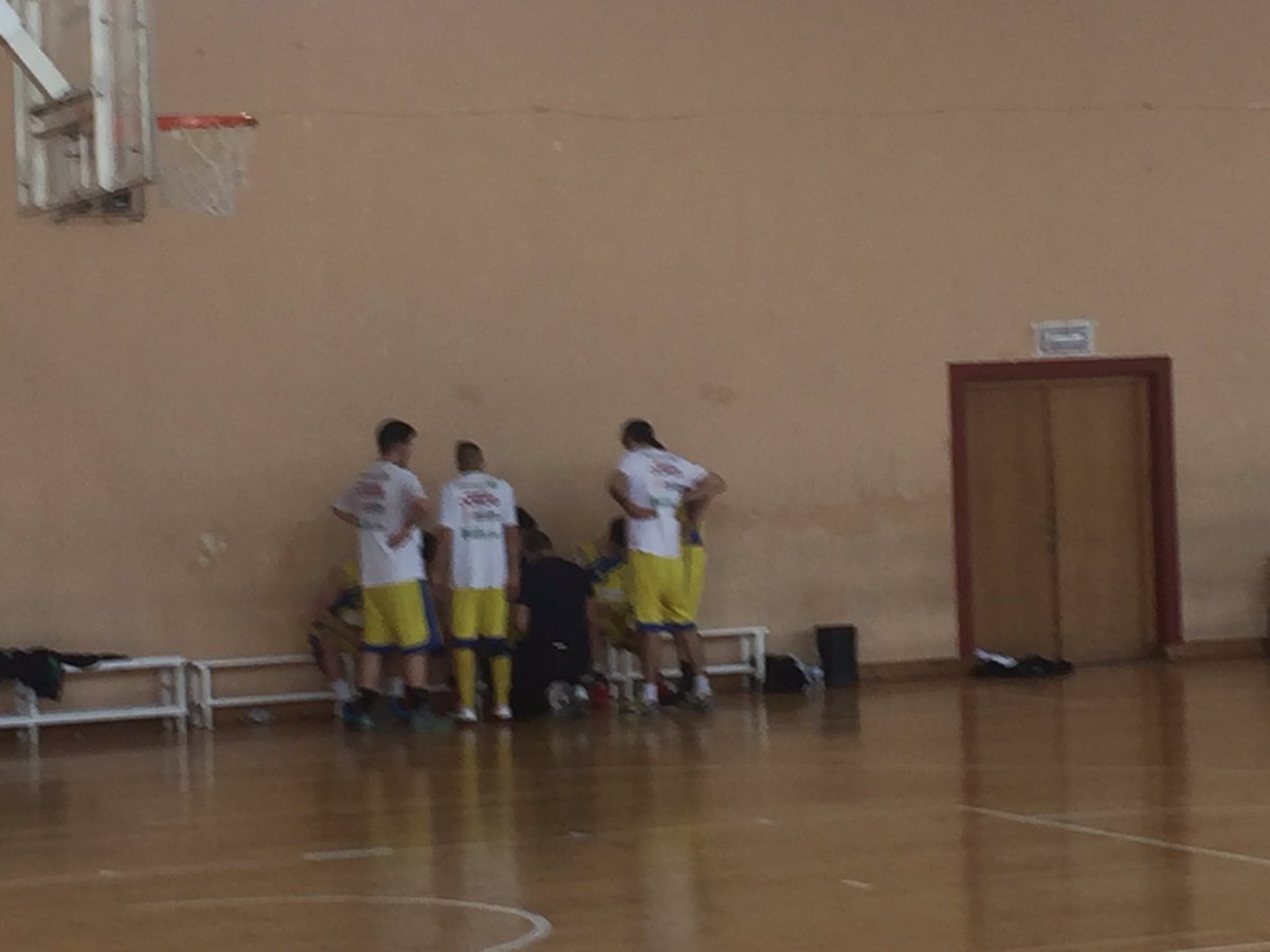 CbOnzonillaServ's tweet photo. Fotos del partido de ayer ante Carrizo https://t.co/e5wmI9YWjK