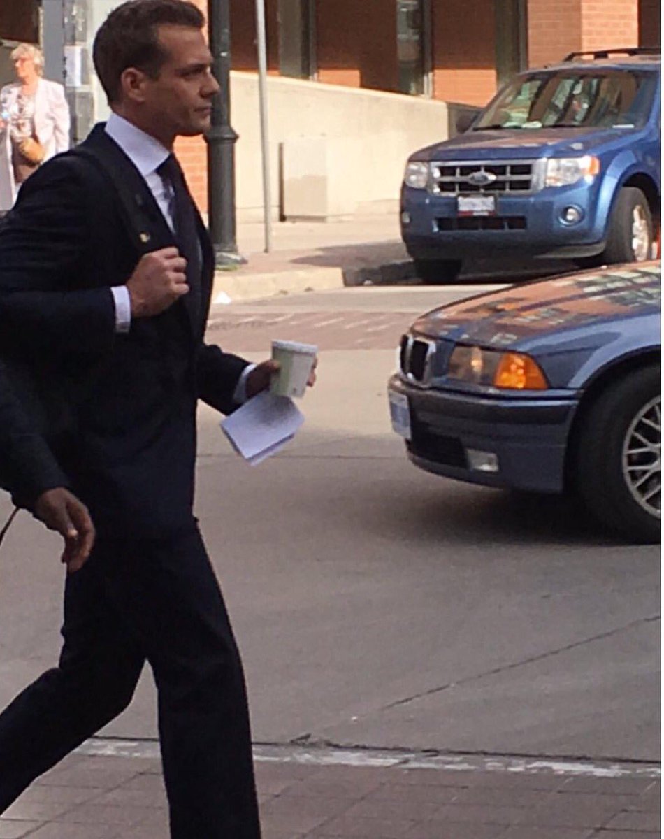 realamethyst23's tweet photo. Harvey!!!! #SuitsSeason 6 BTS - ctto https://t.co/hQqObgQU5q