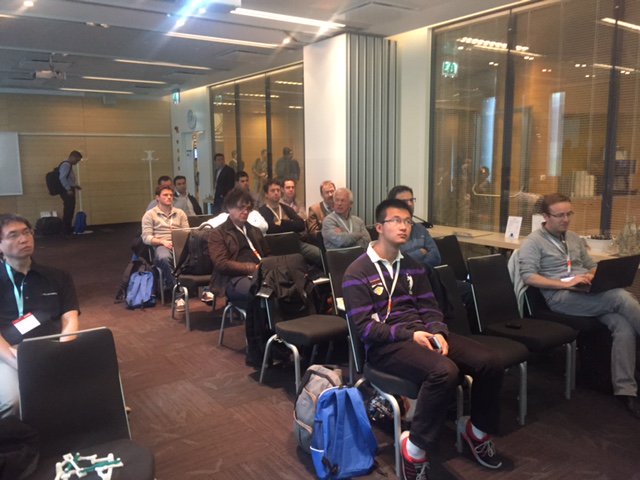sbriot_bzh's tweet image. Other pictures of the audience #ICRA2016 #ParallelRobots