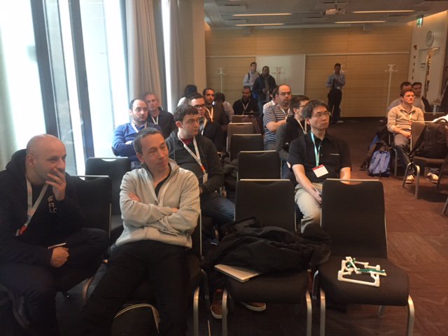 sbriot_bzh's tweet image. Other pictures of the audience #ICRA2016 #ParallelRobots