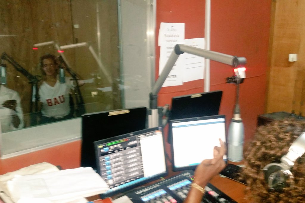 Nijerya Başkenti Abuja Radyosunda canlı yayındayız 🎧✏
Neden Türkiye - Neden BAU Global'ı cevaplıyoruz.