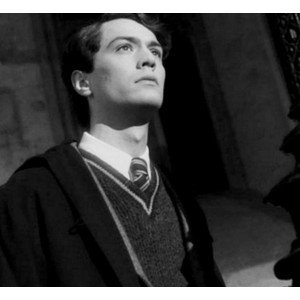 info_RPGspark's tweet image. Christian coulson.
Tom Jedusor.
19 ans.
Psychopathe.
Colère.
Gay.