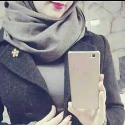 لاتثق باحد صدكني #ترتاح ..
ولاتنطي الگلب بيد البشر #لعبه "
ثق بالله بس .. صدكني #متخيب"
اليثق بربه محد يكدر #يغلبه "