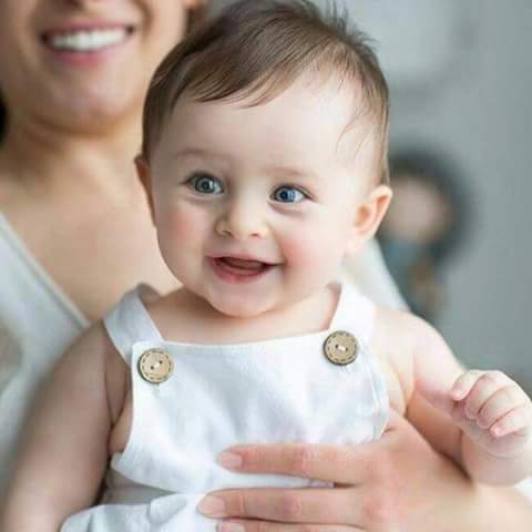 دائماً الأنسَان الطَيبّ مبتَسِم
يَضحَك يُسَامح كَثِيراً ؛
يَتجَاهلْ كُل مَا يُؤلمُه ؛
 لَكنْ لآ أحد يَعلم ما بداخله😔