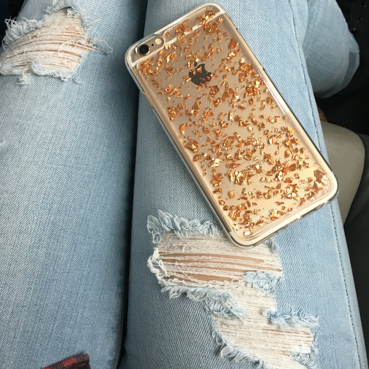 shopvioletsatin's tweet photo. fleck case in rose gold $14.99
https://t.co/snzcseUV6D https://t.co/P8gGcdpAQ4