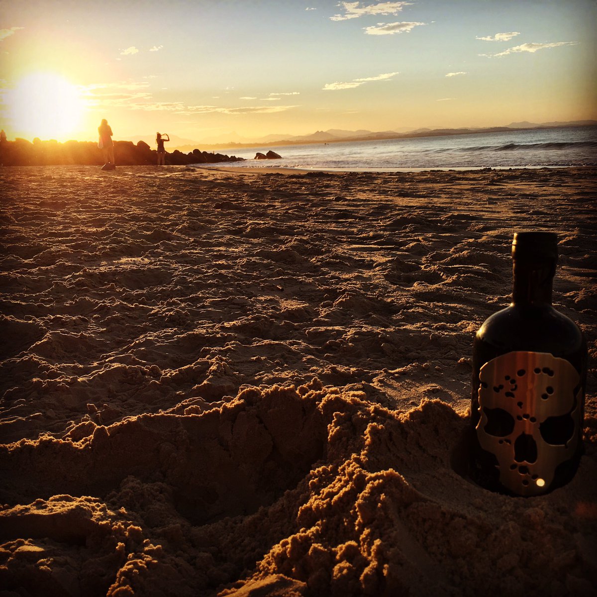 VodkaGhost's tweet image. #GhostVodka at sunset in #ByronBay, Australia. Beautiful scenery and great cocktails! #DangerouslyBritish
