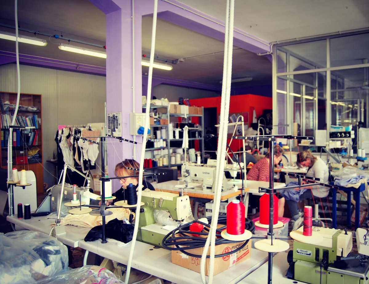 IntimoFbm's tweet image. Meet the Lab! Scopri il nostro laboratorio dove creiamo capi di prima #qualitaitaliana #madeinitaly #intimodonna!