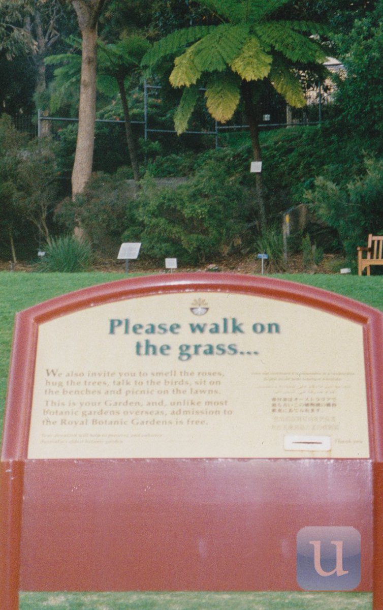 upmyway's tweet image. #upmywaylikes #AussieLogic  @RBGSydney #WalkOnTheGrass cos where we&apos;re from we like what&apos;s #InOurNature @VisitNland