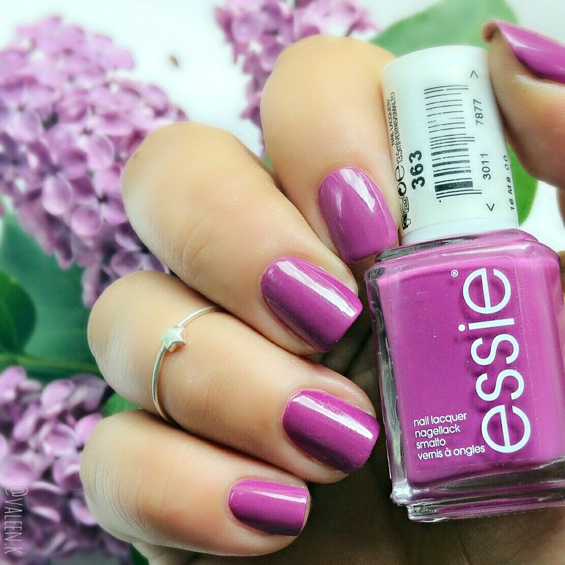 ValeenK_'s tweet photo. @essie_DE @EssieCanada @essieuk @essie @essie_France @essiepolishSA #notd @essie_esp @essie_mexico #flowerista https://t.co/uMnDLUH2lS