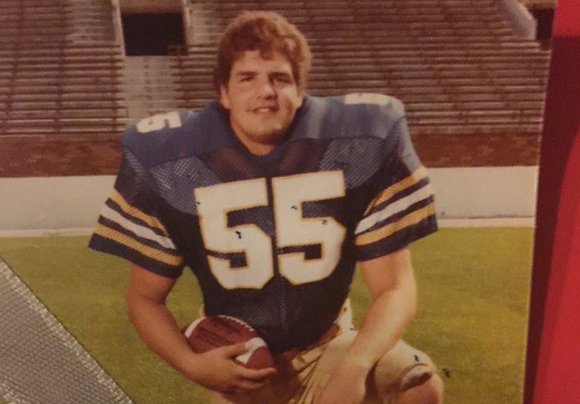 UnSportsESPN's tweet image. RT this pic of Golic and be entered for a chance to win an awesome prize courtesy of @GoDaddy.  #MikesSweepstakes