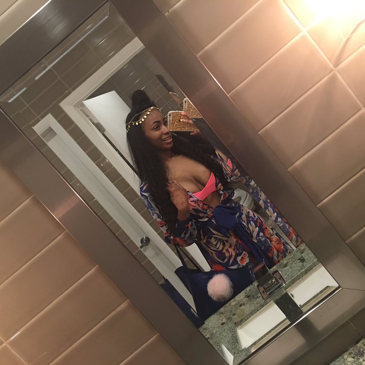 TeeshDiamond's tweet photo. #sugarfactory #teeshdiamond #mybdayweek #miami #cameo #miamibeach # https://t.co/nyzHfT72Ad