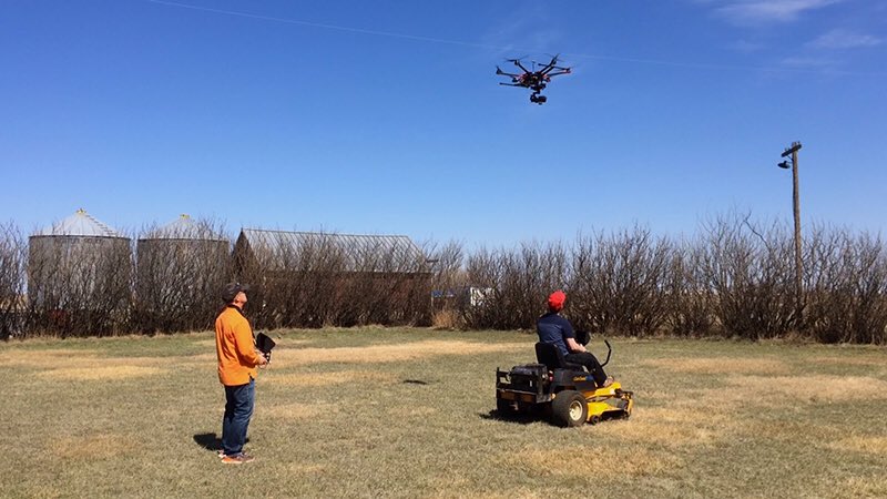 JavaPostProd's tweet image. VIDEO: behind-the-scenes #aerial lawn mowing for @mysask411 and @TAXICanada - tinyurl.com/jnmpvdu #UAV #drone