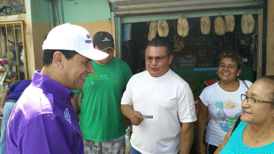 GregSanchezM's tweet photo. Andamos en el mercado 23 ¿Quién anda por aquí? Tengo muchas ganas de saludarlos a todos. #aGREGate #GregPresidente https://t.co/T7NFL6navJ
