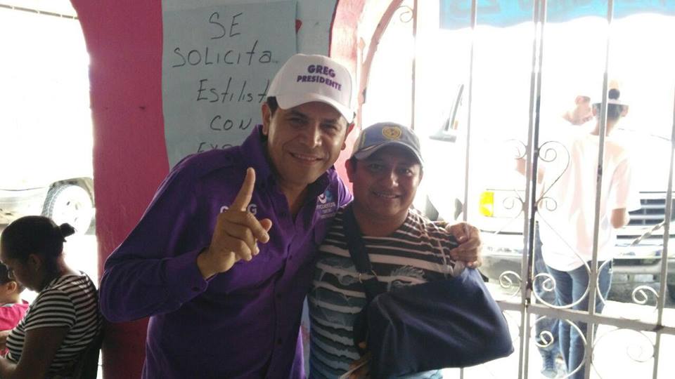 GregSanchezM's tweet photo. Andamos en el mercado 23 ¿Quién anda por aquí? Tengo muchas ganas de saludarlos a todos. #aGREGate #GregPresidente https://t.co/T7NFL6navJ