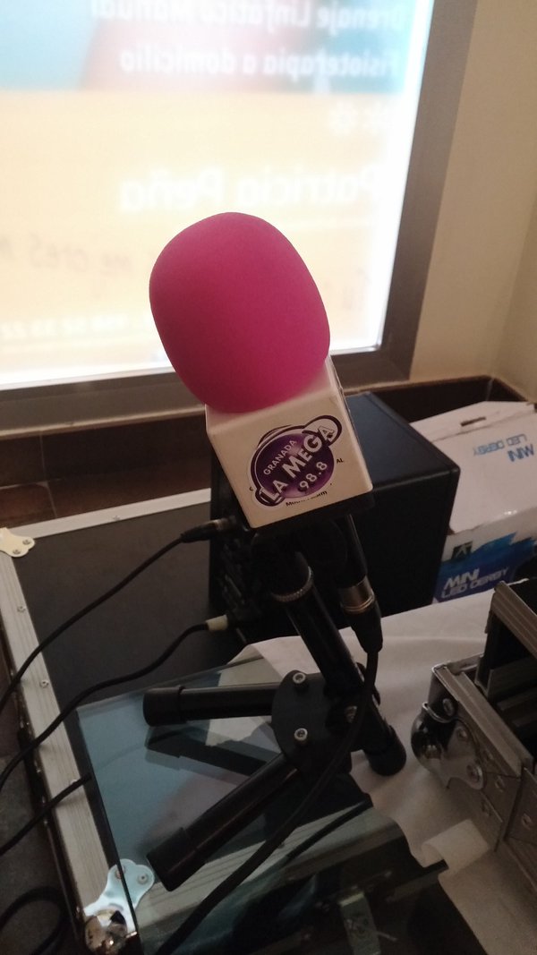 LaMegaGR's tweet photo. Seguimos en directo desde @fisiopatripena un referente en Granada en el mundo de la salud y fisioestética - 98.8 FM https://t.co/eOPMRCJeOr
