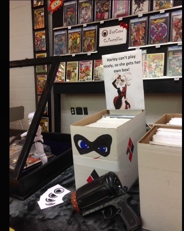 BatCaveCollect's tweet photo. !! The #comicbooks are returning to #Newmarket !! This Saturday 10-4pm / info @TorontoCardShow (:30 N of #Toronto) https://t.co/hclhi5ORYE