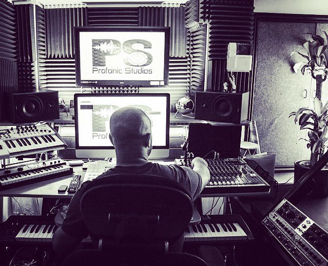 producerpassion's tweet photo. #profonicstudios #recordingstudio #musicproducer #soundengineer #london #brixton #musicstudio by profonicstudios https://t.co/g1G5BgODEI