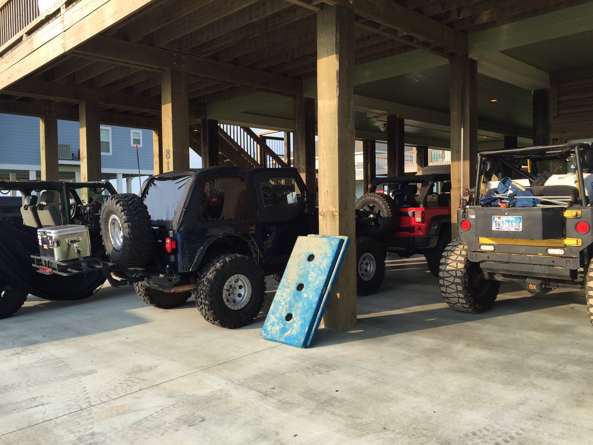 JEEPChiver's tweet photo. Another GTW for the history books!!! #crystalbeach #jeeplife #itsajeepthing #gtw2016 #gtw16 https://t.co/iVXMcIbe3H
