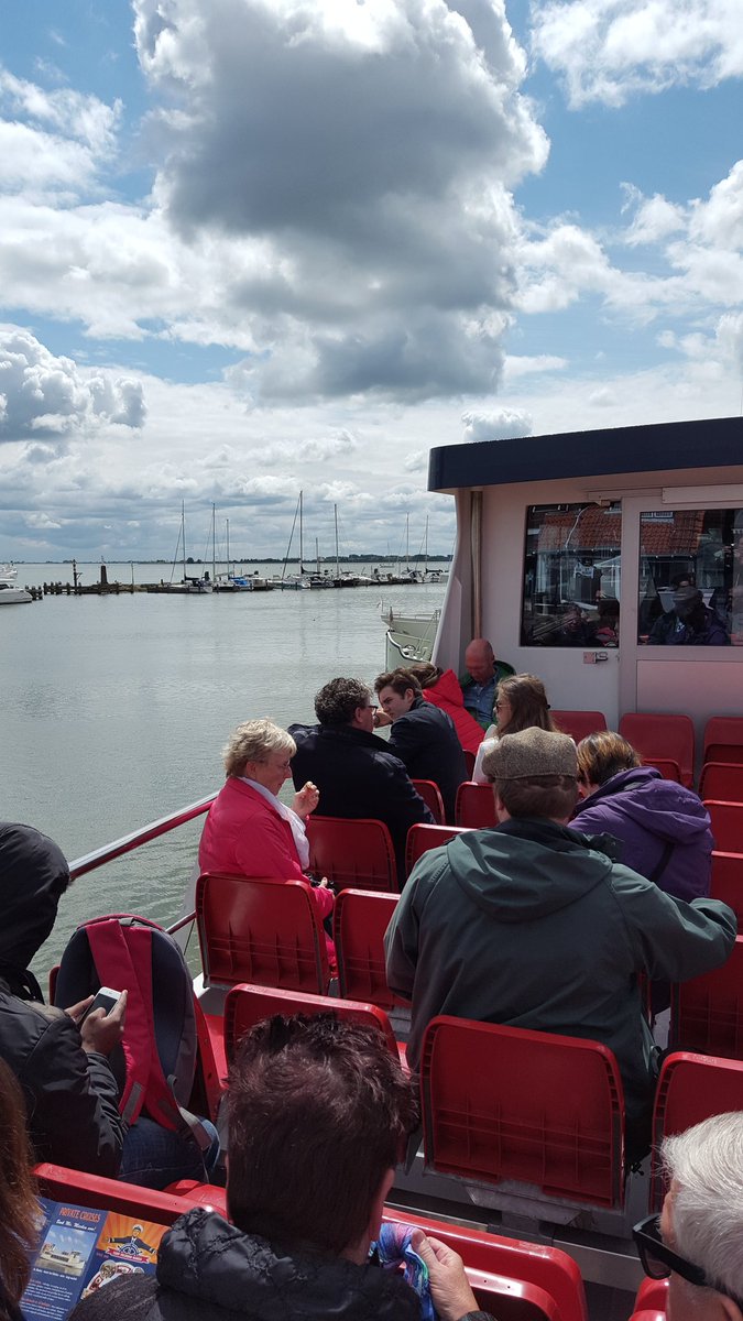 GaiserAaron's tweet photo. On the Wayne tot marken White the volendam express https://t.co/oFu8HMOLIu