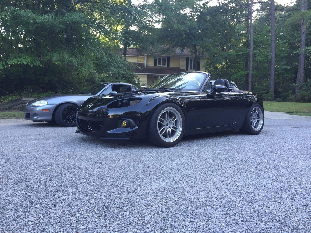 TopMiata's tweet photo. ๐ @imchadyo's 2.5L NC #builtmotor x @itsbillbill's NB #TopMiata #engineswap #enkei
https://t.co/neURKrH2KE https://t.co/VeTTd7NnDh
