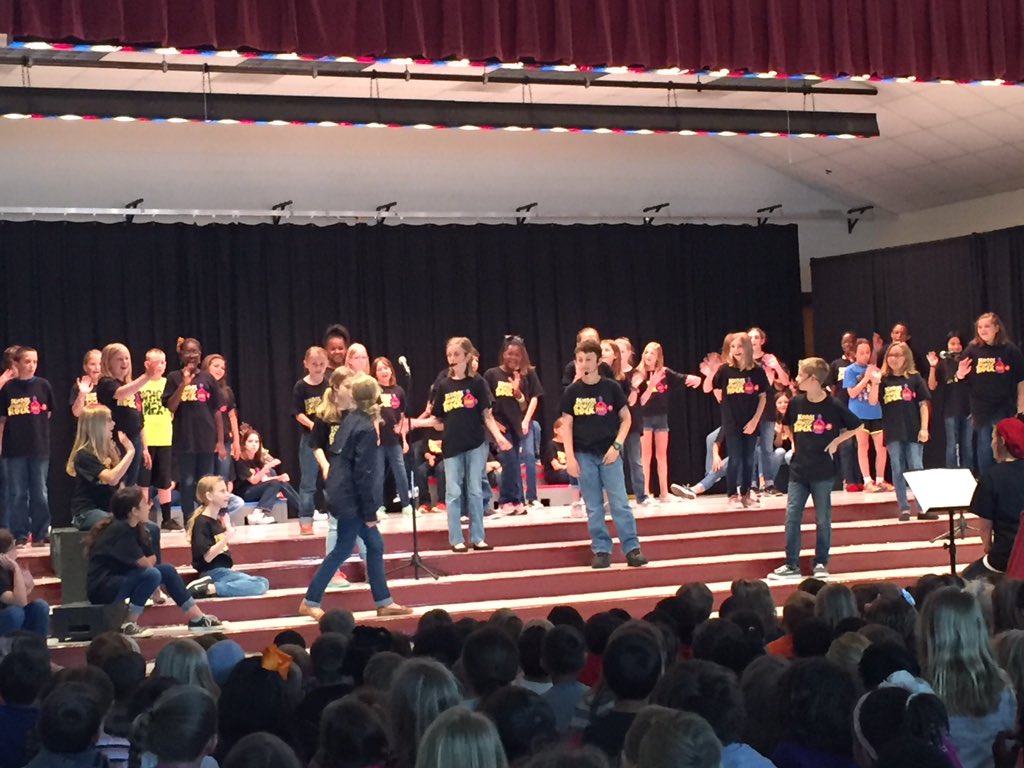 saraharpminter's tweet photo. Enjoying School House Rock this morning! #talent #shmes2day https://t.co/vd5IDpbTjQ