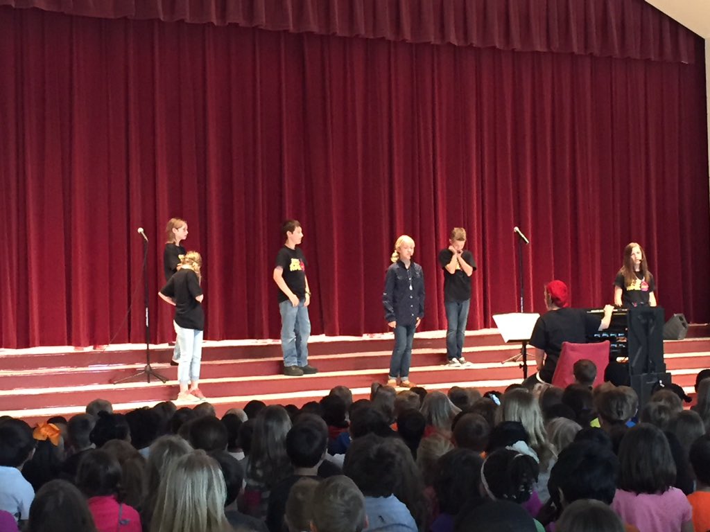 saraharpminter's tweet photo. Enjoying School House Rock this morning! #talent #shmes2day https://t.co/vd5IDpbTjQ