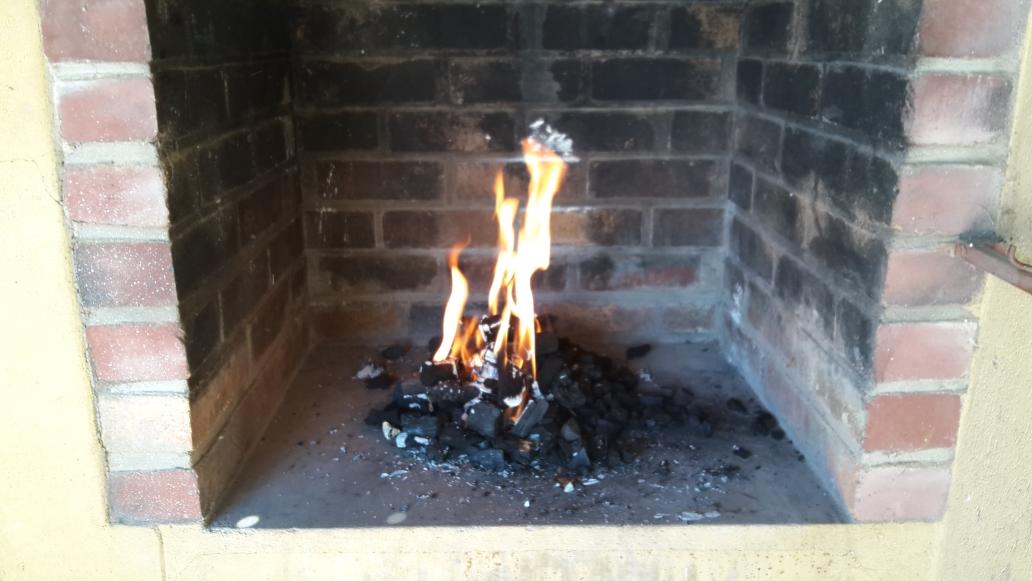 leatherbackRSA's tweet photo. Nou gaan ons braai! @barry_hilton #braai #meatlover #outdoorlife #proudlysouthafrican #bushlovers #fire https://t.co/FKziBZjwJb
