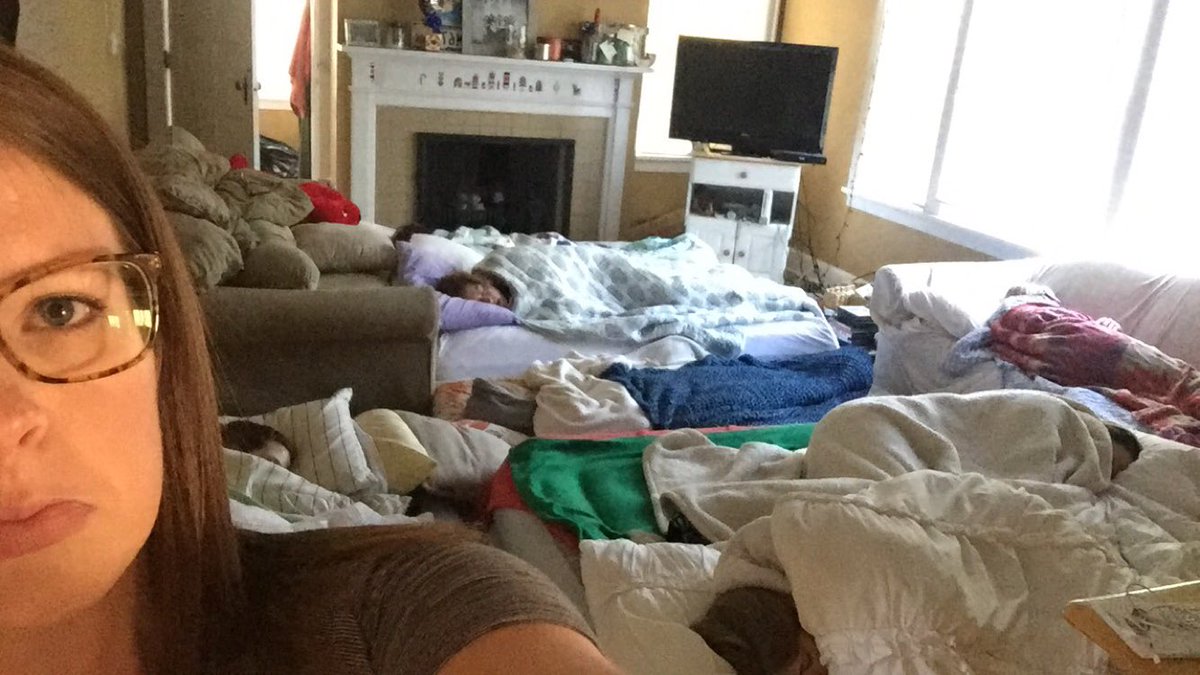 Texas2ndRodeo's tweet photo. Mega bed selfie https://t.co/MVquCQl9Vl