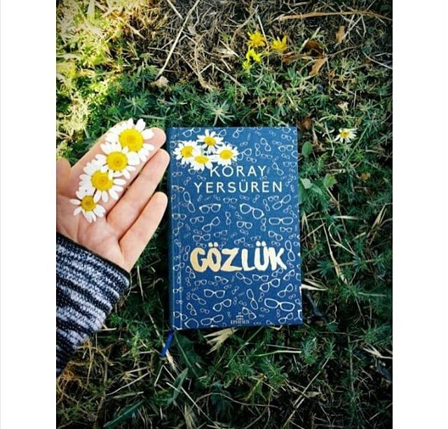 GozlukKesit's tweet photo. "Saçların, papatya kokuyorlar." -Gözlük 💕 https://t.co/v8zol8UANI