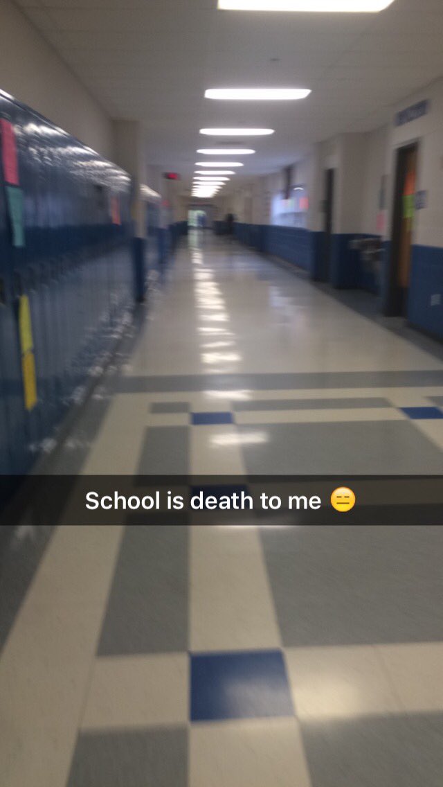 e2_max's tweet image. 