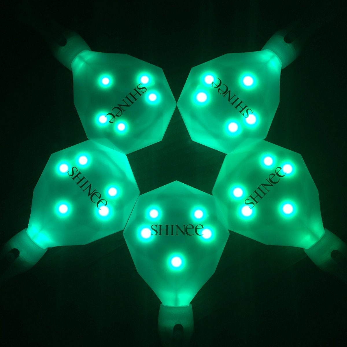 [이벤트] ✨샤이니✨데뷔 8주년 기념 '조금 부족하지만 예쁜 샤석기' 나눔합니다. 

#춤추고노래하는예쁜샤이니 #샤이니데뷔8주년축하해