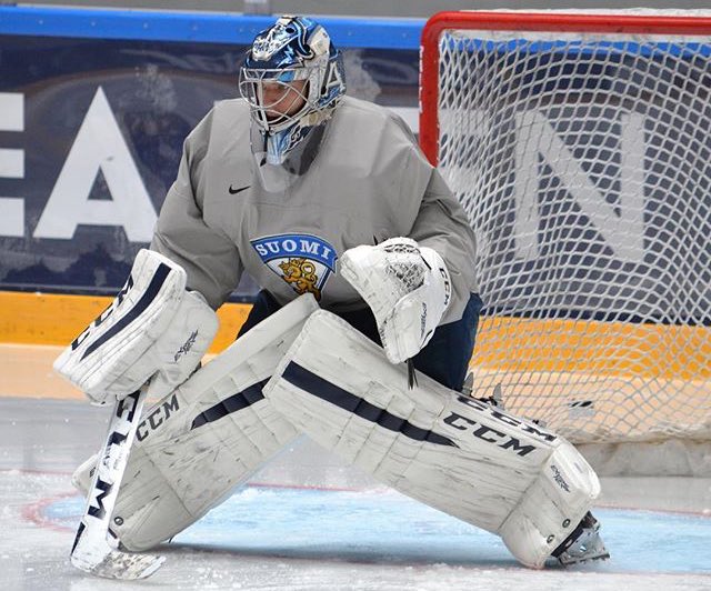 CCMGoalie's tweet photo. SHUT THE DOOR: Finland's Juuse Saros is perfect through 2 games at the #IIHFWorlds. Back-to-back shutouts. #EFlex2 https://t.co/YhPrH7PQm9