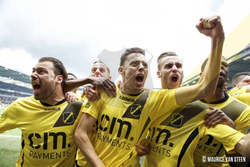 NACnl's tweet image. Passie, strijd en twee doelpunten! Een heerlijke eerste helft, nu doorzetten! Hup NAC! #NACpraat #NACfce