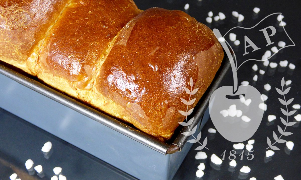 Joyeuse Saint Honoré à tous les boulangers ! 🍞 affairespatissieres.fr/brioche #sainthonore #brioche #boulangerie #bakers