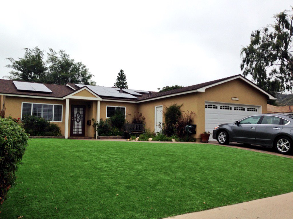It may look like grass but it's AstroTurf. Front lawns are removed in San Diego to conserve water #drought #eNCAeco