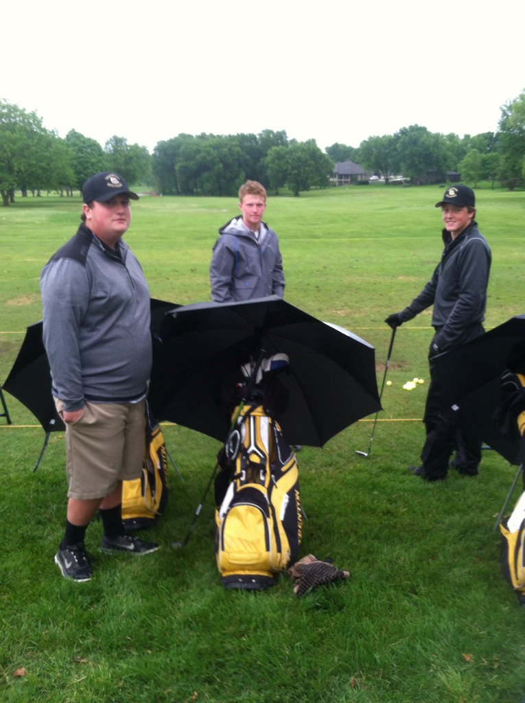 mullenixt's tweet photo. Driving range at a rainy State Golf Tourney! https://t.co/9g9ZZ3rbwl