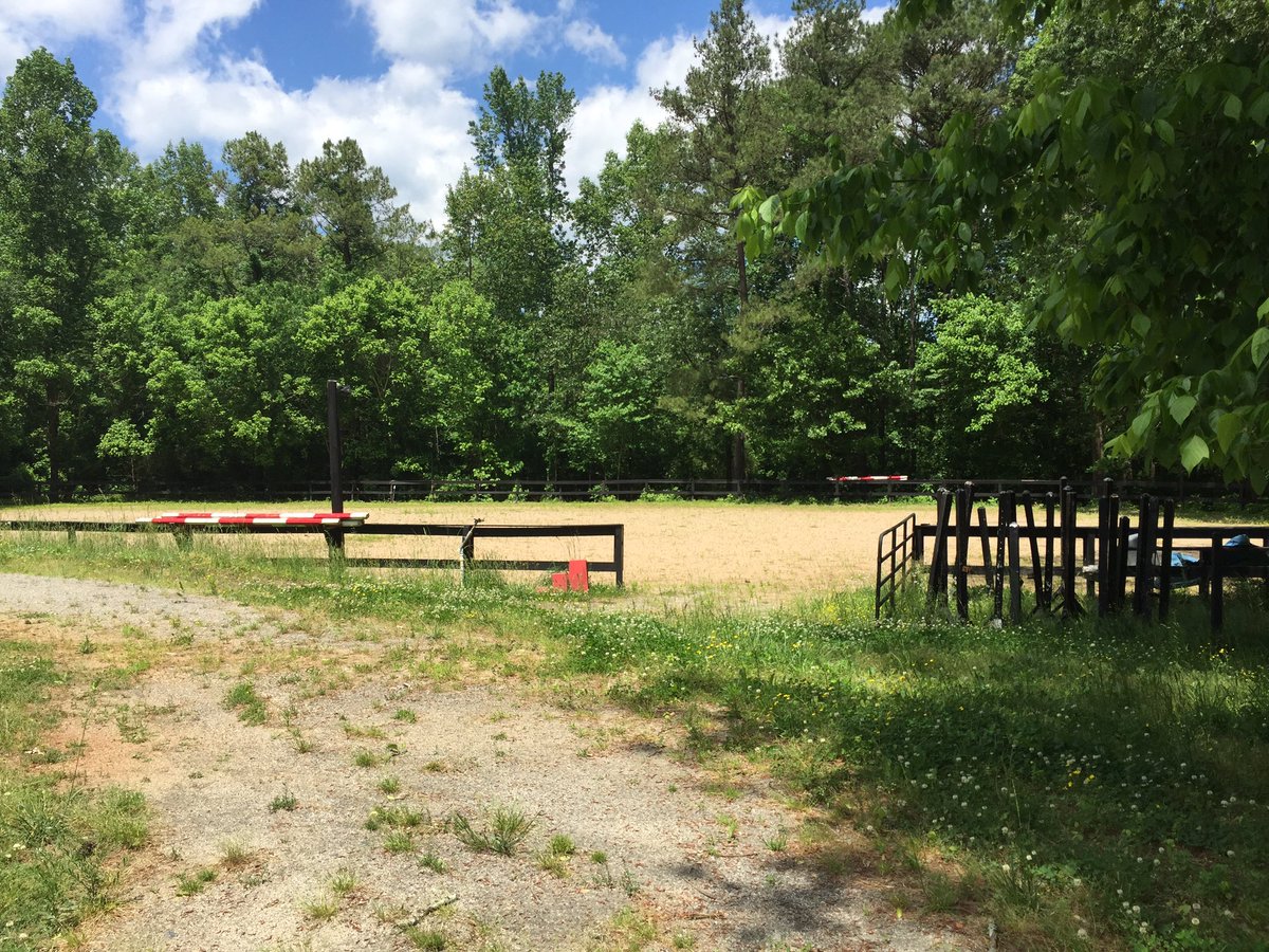 PerfEqtLife's tweet photo. Super excited about my trainers new barn!!:) https://t.co/icTLvaelQS