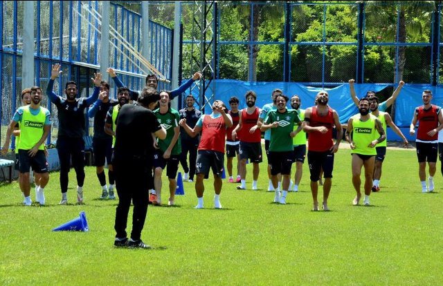 Hep gülün inşallah
Ve;
Bizide güldürün.
#Mavi AŞK
#AdanaDemirspor