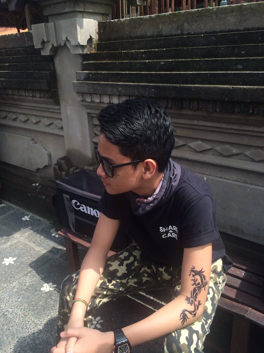 bagasrds's tweet photo. Malam blov? Udahan dulu yaa opmentnya,besok kita lanjut lagi.thanks buat kalian yang udah ikut ngeramein hastagnya https://t.co/fpWCQEoxyr