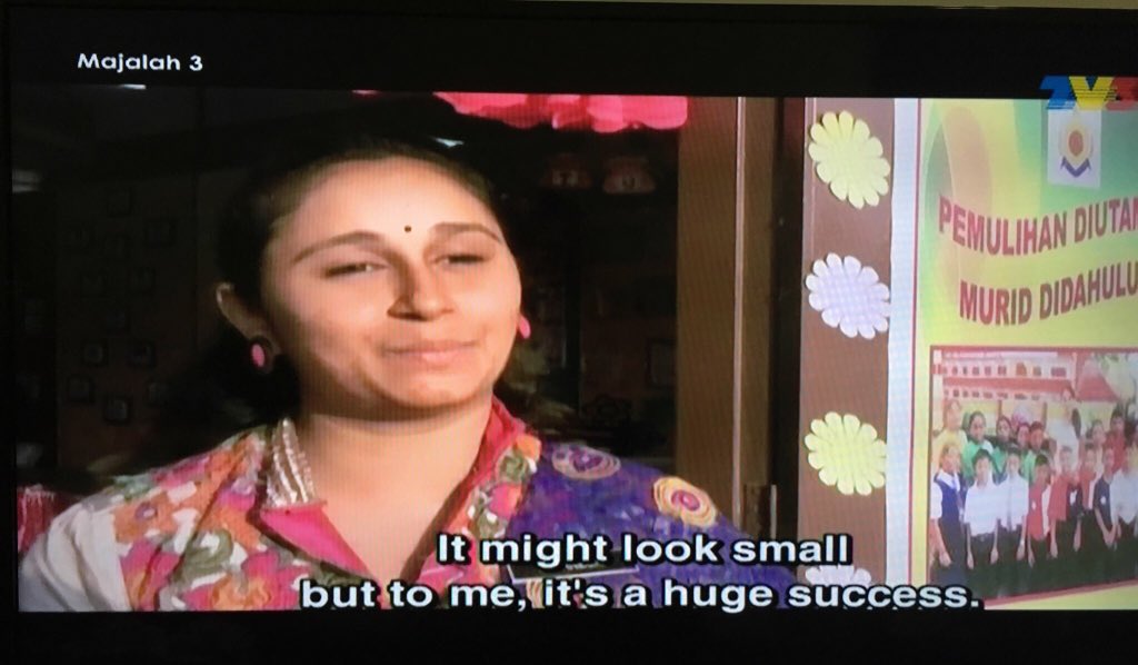 Syabas dan tahniah atas pencapaian salah seorang guru di SJK Tamil Jalan Khalidi Muar <a href="/twt_Muar/">Muarian</a> <a href="/tv3malaysia/">tv3malaysia</a> Tq