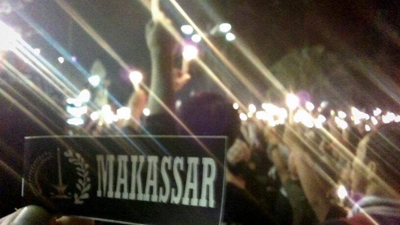 OrangeMakassar's tweet photo. Crew Jak Makassar pun ikut turut hadir dlm renungan dan doa untuk Alm.Fahreza #JakmaniaBerduka #UsutTuntas https://t.co/kgEZDHtyEF