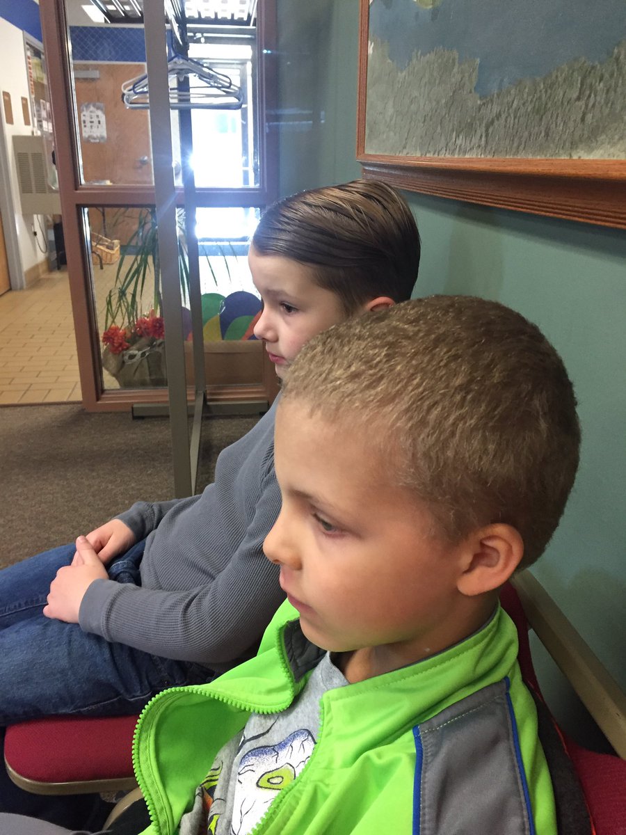 LinzkMrs's tweet image. Enjoying a story at the library!! @CSEROCORI #cse2028 #csestrong