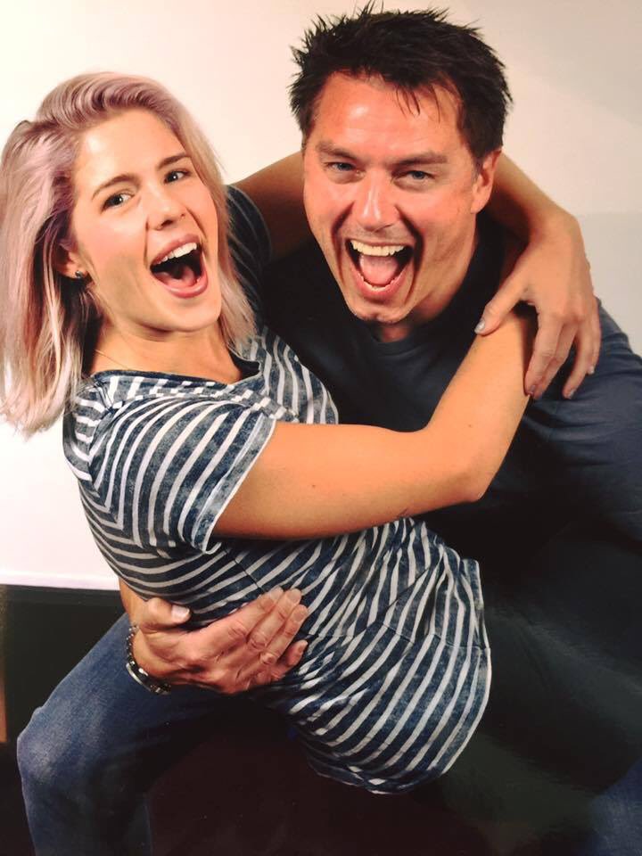 ArrowUpdates's tweet photo. 📷 - Le cast à Birmingham : https://t.co/3hTEDcs8cS