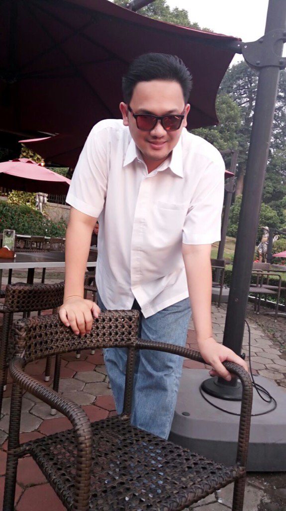 Mejeng sore di kebun raya bogor.