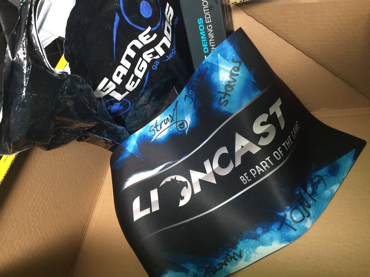 Naticbro's tweet photo. Ihr habt bock auf das Signierte Mauspad von @PENTA_Sports und @TeamLioncast ?Mein erster Kommi zeigt euch wie :D https://t.co/YE3vTu69xL
