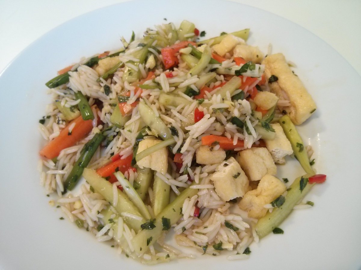 GoodThingsFdn's tweet image. Our #nationallearningatworkweek has kicked off with a tasty gourment lunch-making session #LAWW