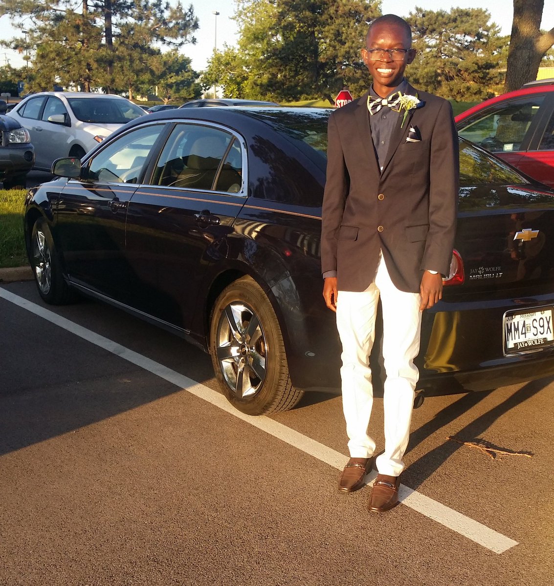 dichotomyofdom's tweet photo. #FLOWERSPROM #Prom2k16 https://t.co/VPKXkVDGg3