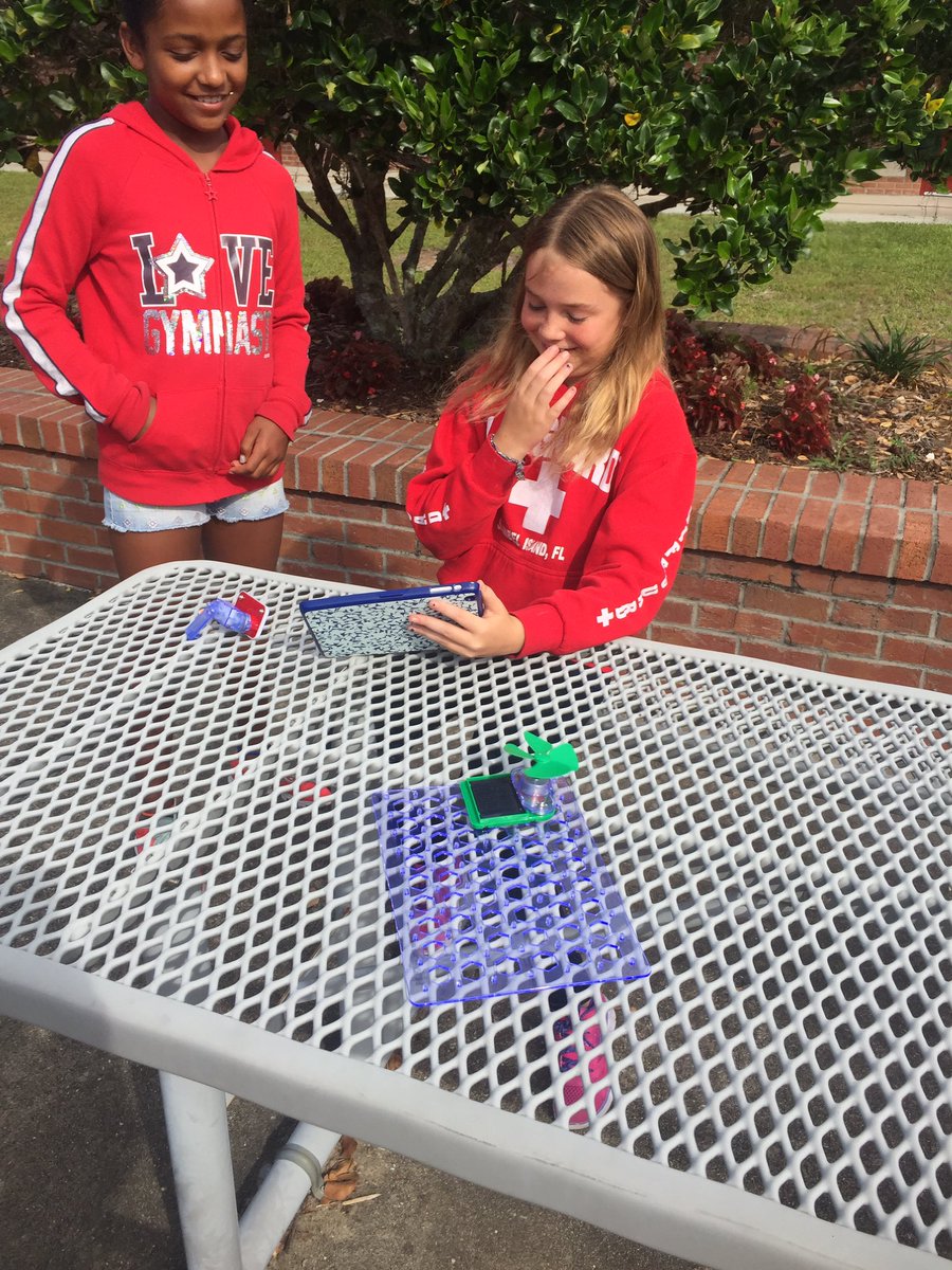 MJKestory's tweet image. @freedomvolusia Ss build solar powered circuits, recording what they learned &amp;amp; upload to @padlet #VCSBlendedLearning