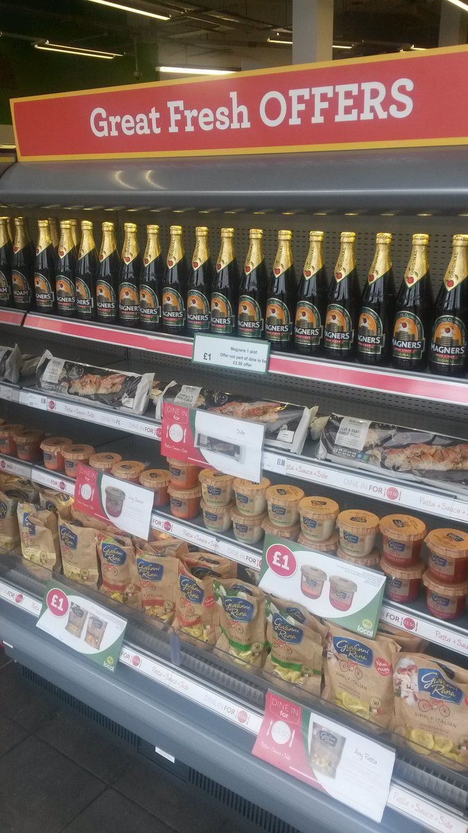MyLocalFormby's tweet image. If you haven't tried our meal deal then your missing out! Pasta, sauce and side for only £3.50!!! #mylocal