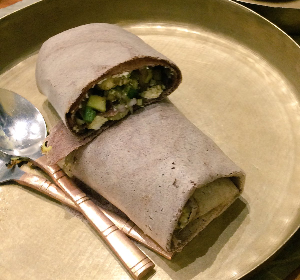 indieRoverS's tweet photo. Summer special Nachni wrap stuffed with paneer, capsicum,onion,tomatoes in green chutney at Soam. #EatCheat #Bombay https://t.co/0BOEOxl7QO